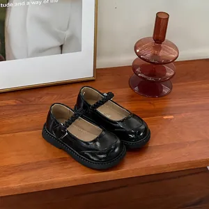 Girls black patent leather Mary Jane shoes with braided strap for toddler walking