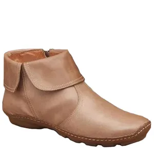 Klassische Damen-Stiefeletten aus Kunstleder mit rundem Zehenbereich und Seitenreißverschluss.