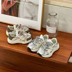 Zapatillas deportivas transpirables para niños en verde y plata para bebés