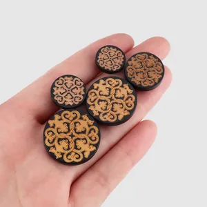 Boutons en bois de peuplier naturel sculptés à la main pour vêtements chics, lot de 5