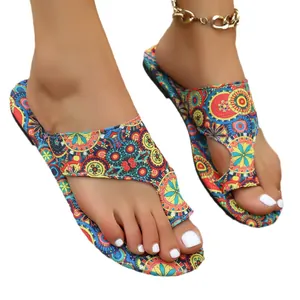 Sandali piatti etnici bohémien con motivi mandala colorati e design con passante per l'alluce