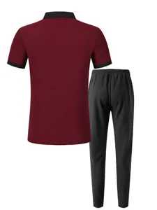 Rückansicht von Herren-Poloshirt mit kurzen Ärmeln und langer Hose aus Waffelstrick