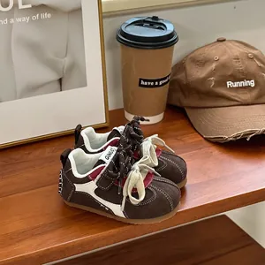 Stilvolle braun-burgunderrote Freizeit-Sneaker für Kleinkinder, Jungen und Mädchen