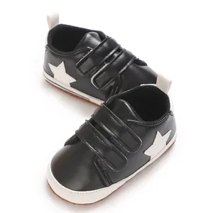 Scarpine neonato nere con stella bianca e chiusura velcro per bambini 0-12 mesi