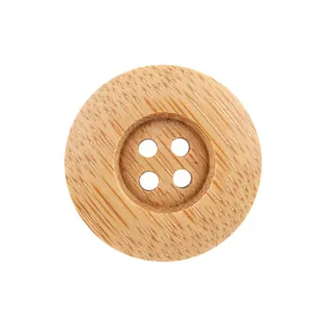 Bouton rond en bambou naturel avec design à 4 trous et texture de bois élégante