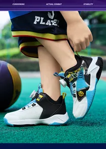 Professionele kinderbasketbalschoenen met ademend mesh en handige draaisluiting.
