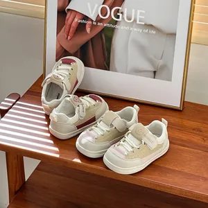 Zapatillas de deporte de malla transpirable para bebés y primeros pasos, primavera 2025.