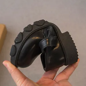 Flexible schwarze Mary Jane Schuhe für Mädchen mit dicker Plateausohle
