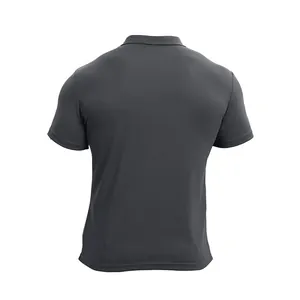 Vista posteriore di una polo a maniche corte grigio scuro traspirante da uomo in stile casual