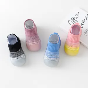 Chaussures de marche respirantes pour bébé avec semelles souples et antidérapantes