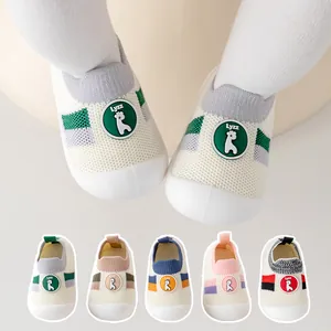 Chaussures de marche respirantes pour bébé avec semelles souples antidérapantes et logo