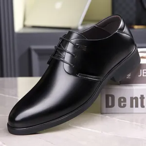 Chaussures classiques de ville en cuir noir à lacets avec un rehaussement invisible