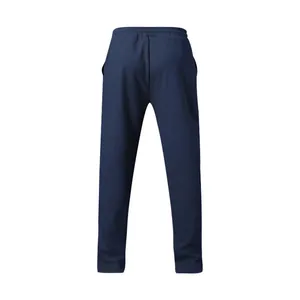 Vista trasera de pantalones deportivos azul marino para hombre con ajuste holgado.