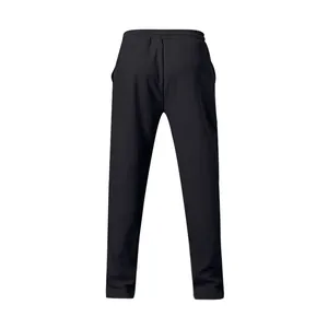 Vista trasera de los pantalones de jogging deportivos negros minimalistas para hombre