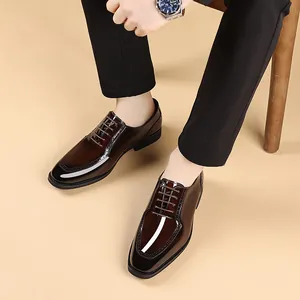 Classic dark brown glossy leather Brogue Derby shoes for men in formal business style