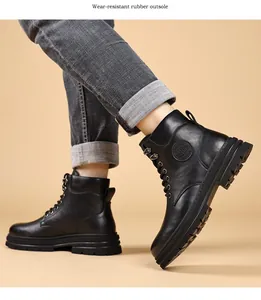 Detailansicht langlebiger schwarzer Leder Martin-Stiefel für Herren mit robuster Gummisohle