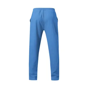 Vista trasera de pantalones deportivos azules holgados para hombre