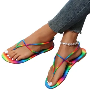 Sandali infradito piatti arcobaleno da donna con sottili cinturini incrociati