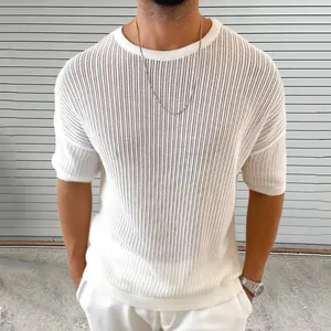 Vista detallada de camiseta de verano de punto calado para hombre, malla transpirable
