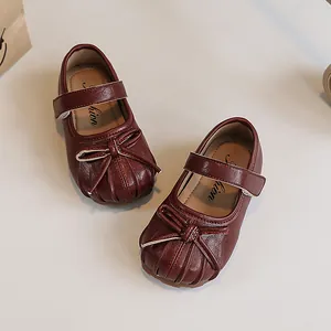 Burgundy children's pleated leather Mary Jane shoes with soft soles and bows