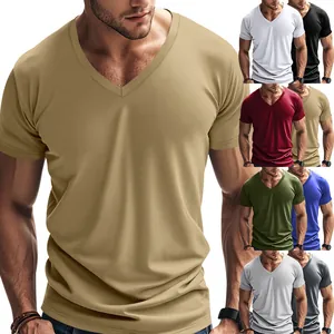 Dettaglio della t-shirt da uomo slim fit con scollo a V e varie opzioni colore