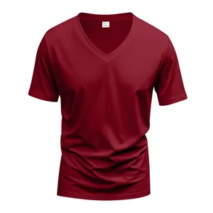 Vista dettagliata di alta qualità di una maglietta da uomo bordeaux con scollo a V slim fit