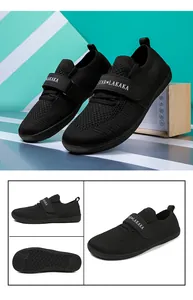 Detailansichten schwarzer Strick-Wanderschuhe mit breiter Zehenpartie und Riemen