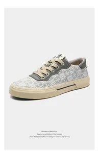 Baskets basses en toile pour hommes avec imprimé monogramme gris et semelle beige