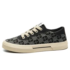 Baskets basses en toile pour hommes avec motif géométrique et semelle beige