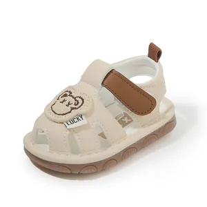 Sandali estivi per neonati con suola morbida antiscivolo e simpatico design a orso