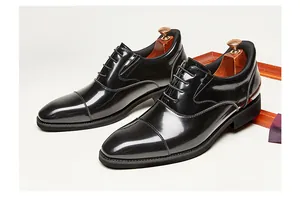 Polished black patent leather Oxford shoes with three-joint design for men's formal wear