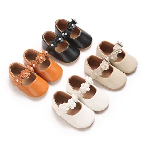 Chaussures de princesse en similicuir pour bébé fille avec fleurs et perles en 4 couleurs.
