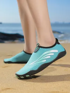 Chaussures d'eau légères en maille respirante pour la plage et le snorkeling bleu