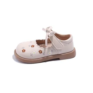 Chaussures élégantes en cuir brodé pour bébé fille avec semelle souple et fleurs
