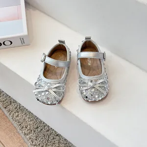 Silberne Pailletten-Prinzessinenschuhe für Mädchen mit eleganter Schleife und Riemen