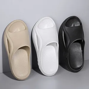 Herren Sommer Sport Slides Leichte Rutschfeste Strandhausschuhe Ausgehöhlte Dicke Sohle EVA Sandalen 2024 Neue Mode Outdoor Schuhe