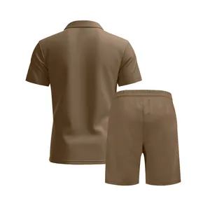 Rückansicht des schmal geschnittenen, schnelltrocknenden braunen Herren-Poloshirts-Sets