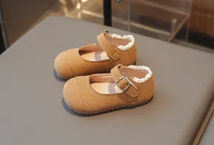 Elegante braune Wildleder Mary Janes für Mädchen mit Spitzenrüschen und verstellbarer Schnalle