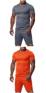 Vista detallada del conjunto de manga corta y pantalón corto para hombre en gris
