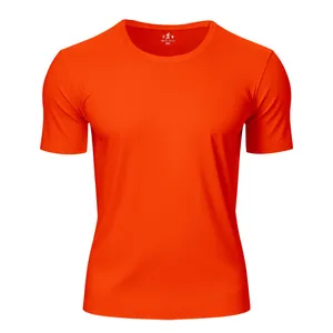 Vue de face d'un T-shirt de sport à séchage rapide orange vif avec une encolure ronde