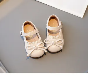 Chaussures de princesse crème pour filles avec un nœud délicat et de la dentelle