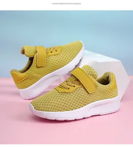 Zapatillas de running de malla amarilla para niños con práctico velcro