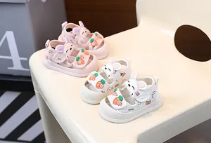 Sandales bébé respirantes avec lapin mignon et semelles souples antidérapantes en deux tons