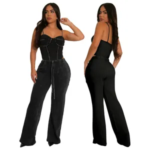 Sexy tweedelige set met korsettop en gewassen broek met wijde pijpen in het zwart.