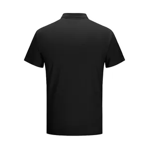 Rückansicht eines atmungsaktiven schwarzen Herren-Poloshirts für Golf und Sport.
