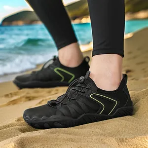 Schwarze schnelltrocknende Outdoor-Wasserschuhe für Strand und Schwimmen, rutschfest.