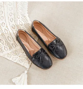 Elegant and comfortable black breathable loafers with a soft cushioned insole