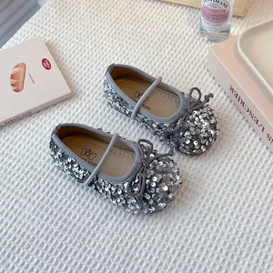 Elegant girls' silver sequined princess flat shoes with soft soles and decorative bow design
