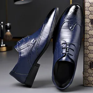 Zapatos brogue vintage azul marino para hombre con detalles para bodas formales