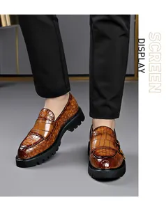 Heren loafers met krokodillenpatroon en dikke zool in business casual stijl